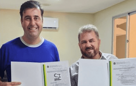 Entrega de certificado de Registro de Marca®️ para Casta Brindes e Metamorfose nas Montanhas